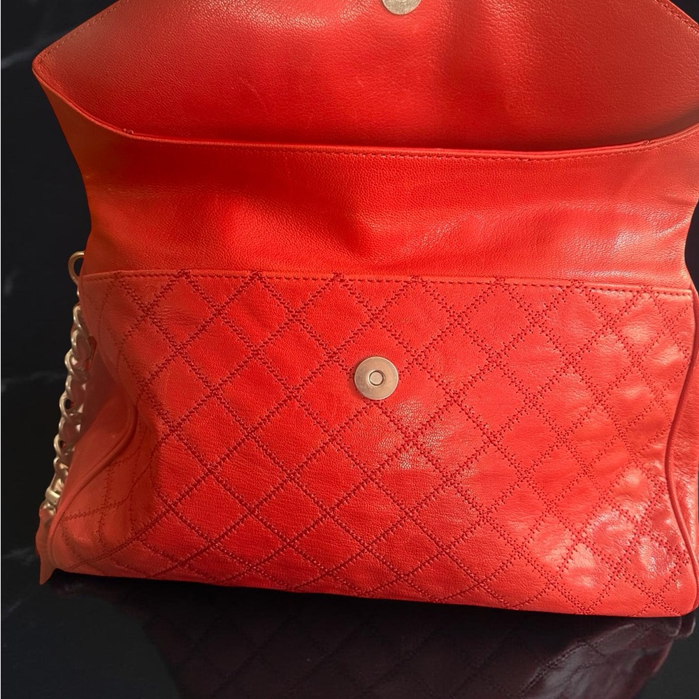 Tory Burch leather handbag like new - Picture 4 of 13